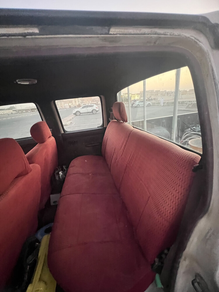 Nissan pickup  - 5