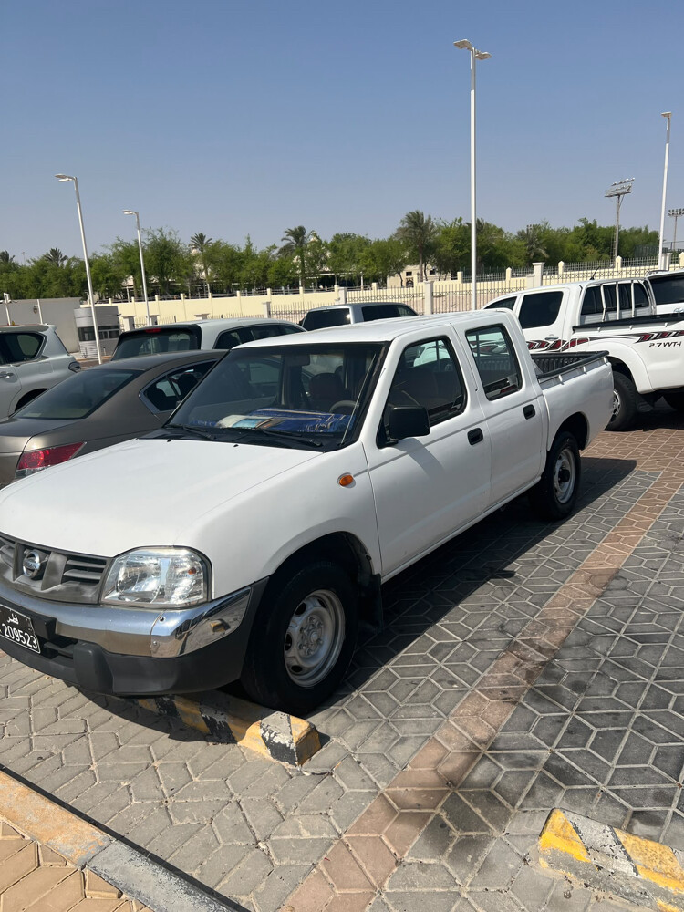 Nissan pickup  - 7