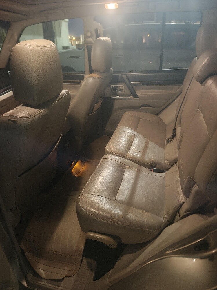 Mitsubishi Pajero 3.8L V6 - 4
