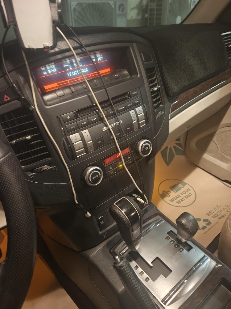 Mitsubishi Pajero 3.8L V6 - 1