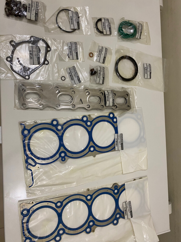 NEW GASKET KIT FOR PATROL/ARMADA  - 1