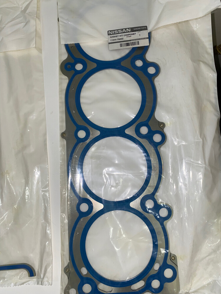 NEW GASKET KIT FOR PATROL/ARMADA  - 4
