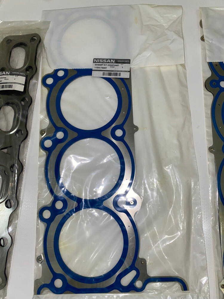 NEW GASKET KIT FOR PATROL/ARMADA  - 5