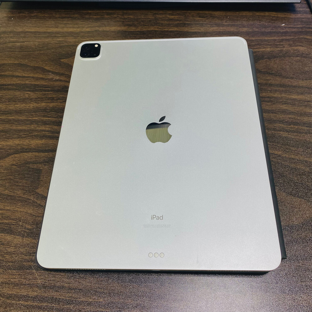 iPad Pro 12.9" (4th Gen) 256GB  - 4