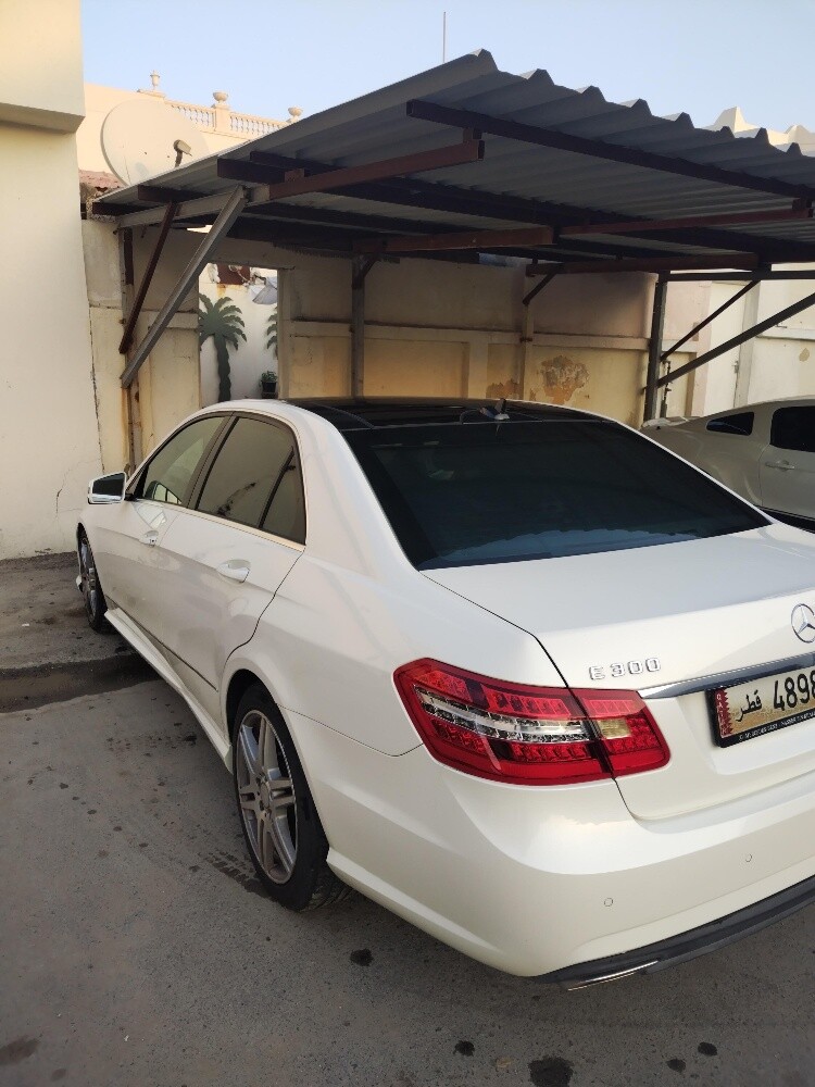 Mercedes E300 - 4