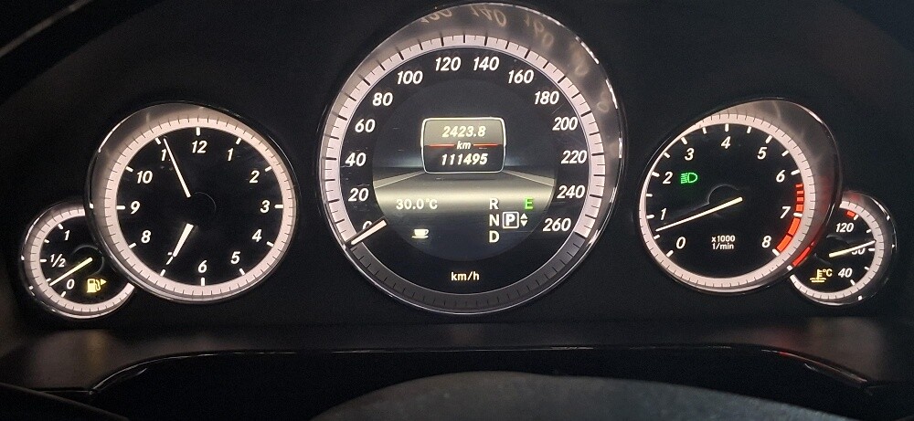 Mercedes E300 - 2