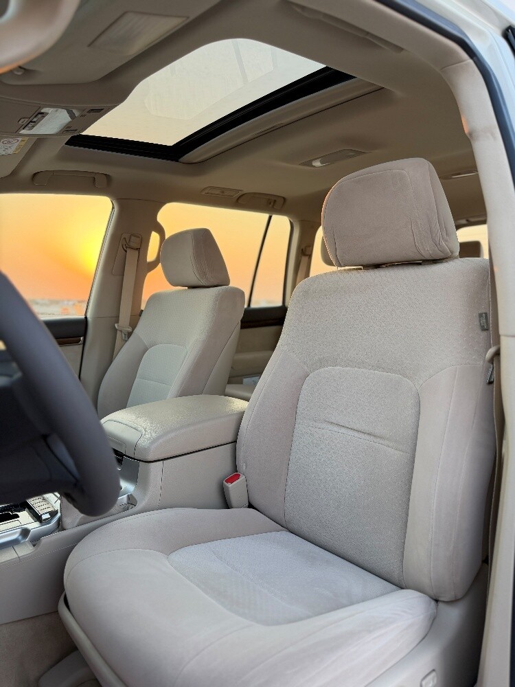 land cruiser VXR - 2