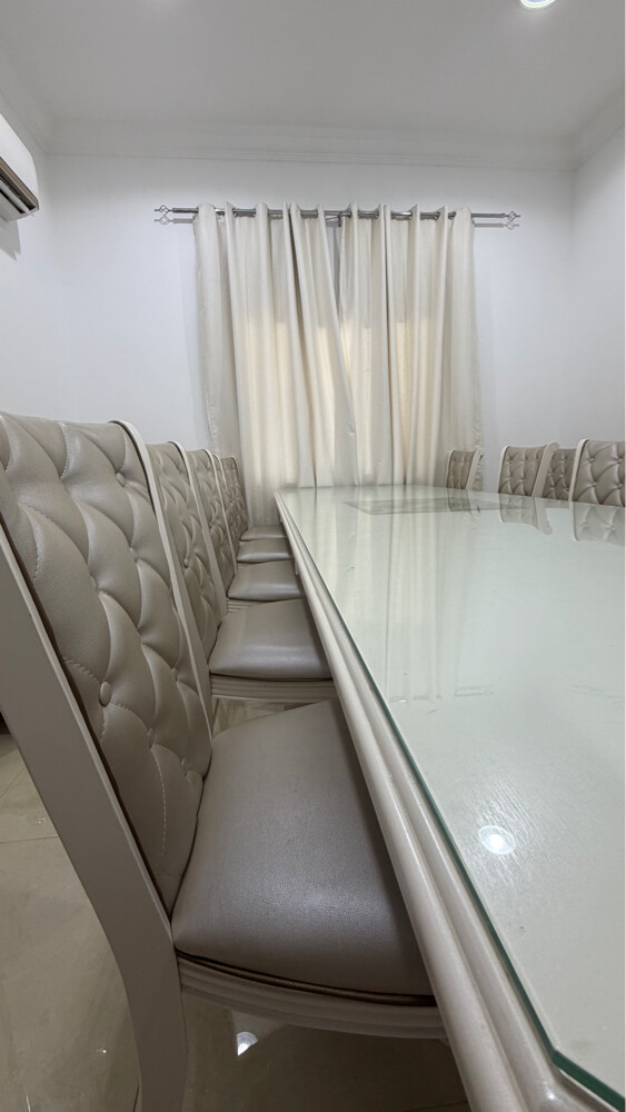 Dining table - 4