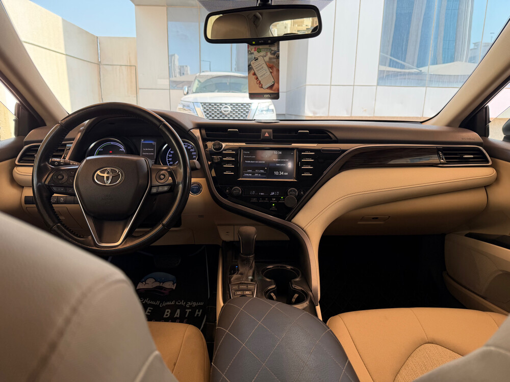 Toyota Camry 2019 Hybrid - 3