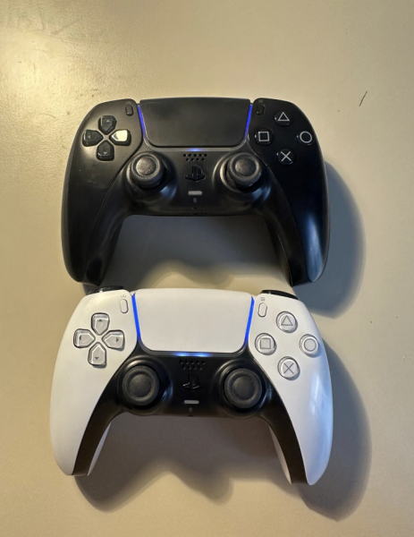 PS5 Controllers in great condition - 1