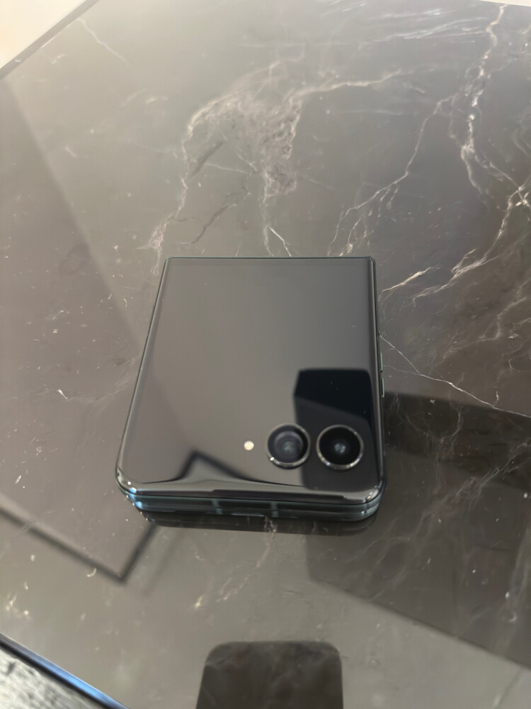 Motorola Razr 60 ultra - 2