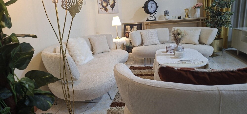 Usde, branded,luxury  six seatar 3+ - 4