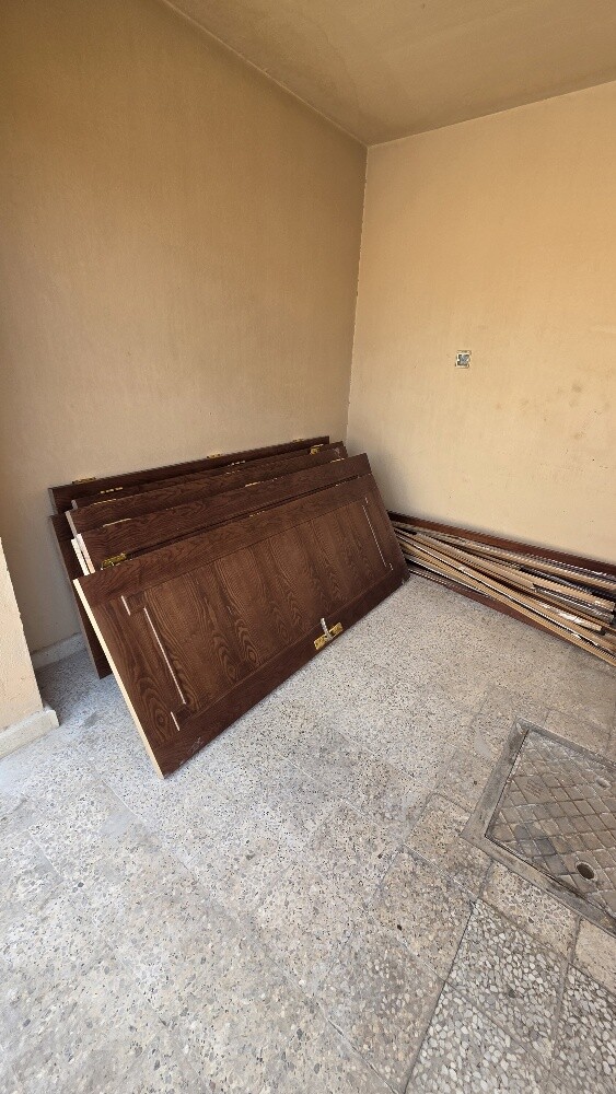 Aluminum and wooden doors - 3
