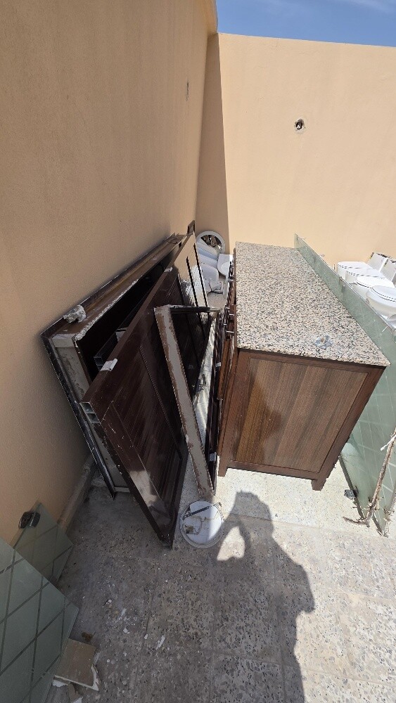 Aluminum and wooden doors - 4