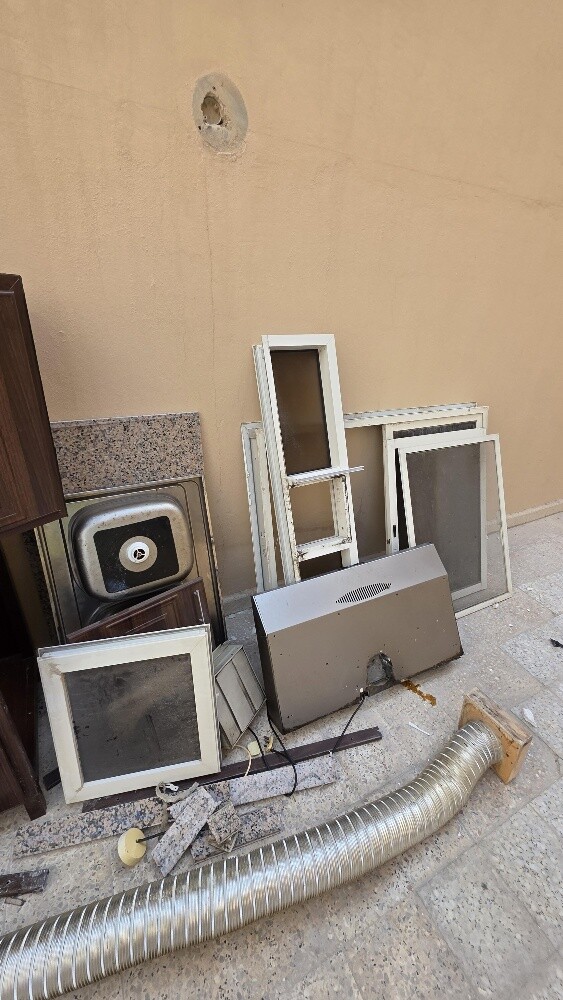 Aluminum and wooden doors - 13