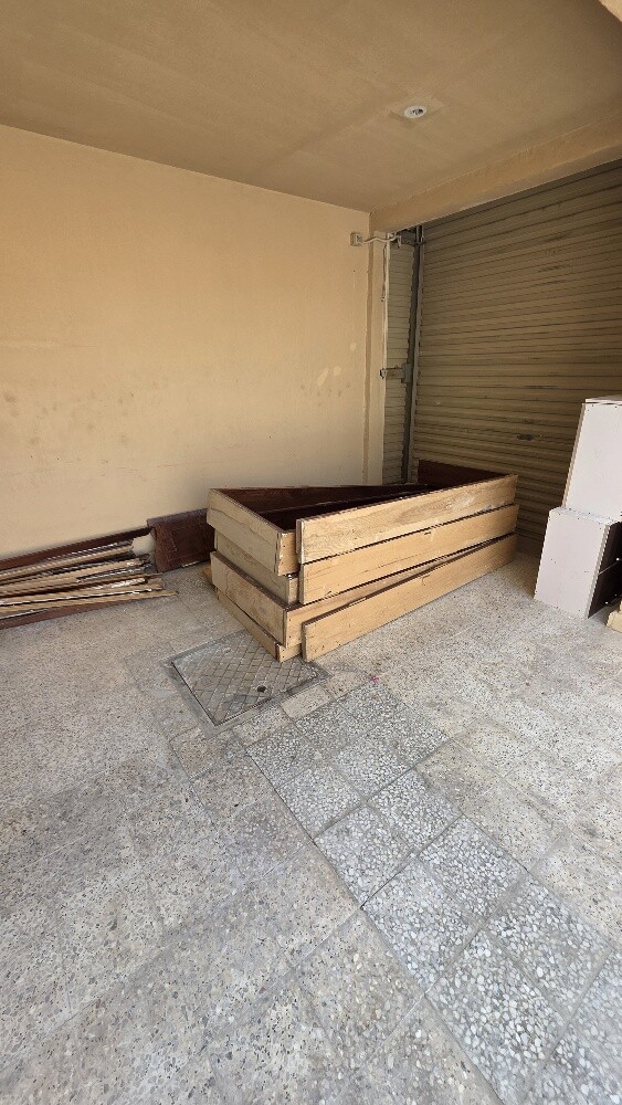 Aluminum and wooden doors - 2