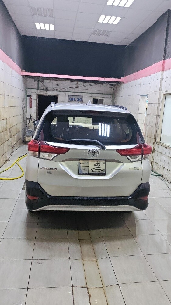 Toyota rush - 2