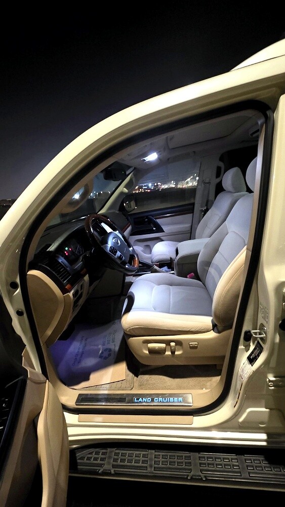 LandCruiser - 16