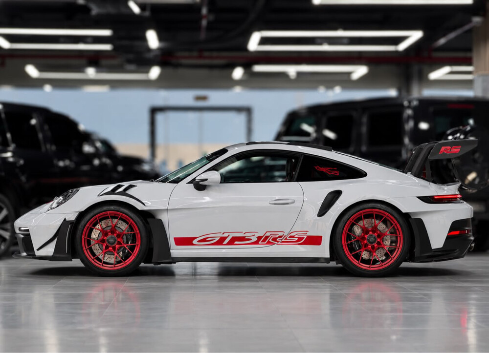 Porsche 911 GT3 RS Model: 2024 - 3