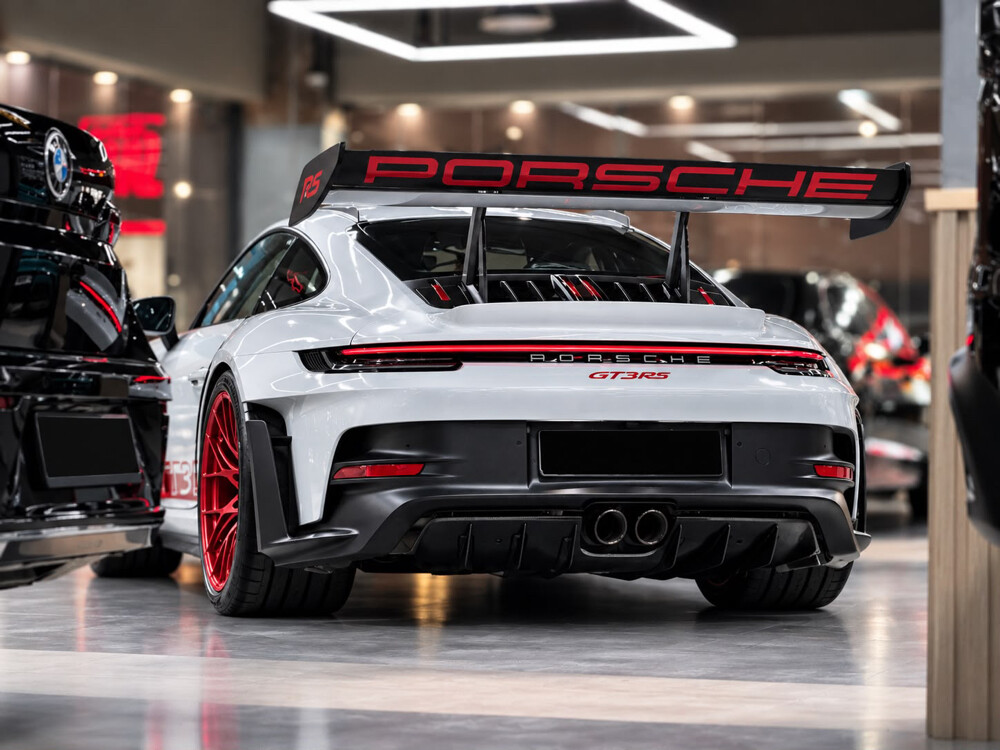 Porsche 911 GT3 RS Model: 2024 - 9