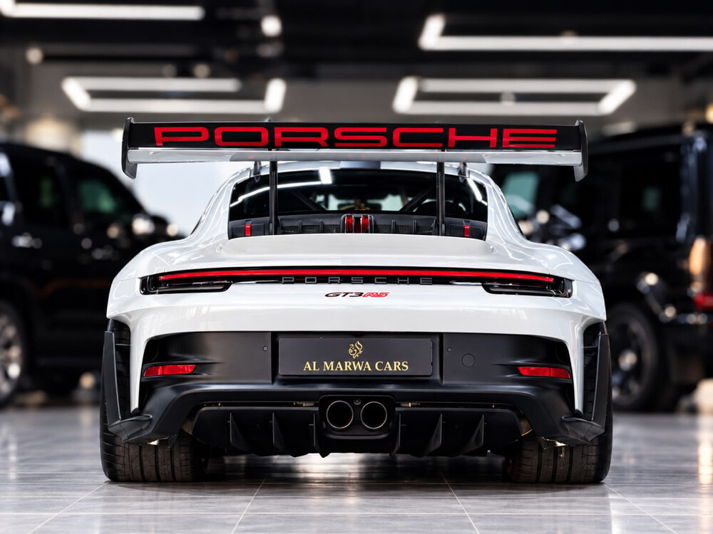 Porsche 911 GT3 RS Model: 2024 - 4