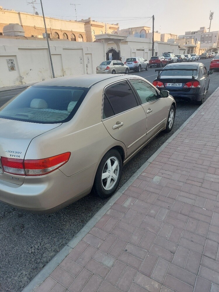 هوندا اكورد ٢٠٠٤ استمارة ١٠ اشهر كيلو متر ٢٦٠ الف مكيف ثلج قير مكينة شاصي كلو فل الفل فتحة سقف رنقات السعر قابل للتفاوض للجاد للنواصل مكالمات 30348743 - 2