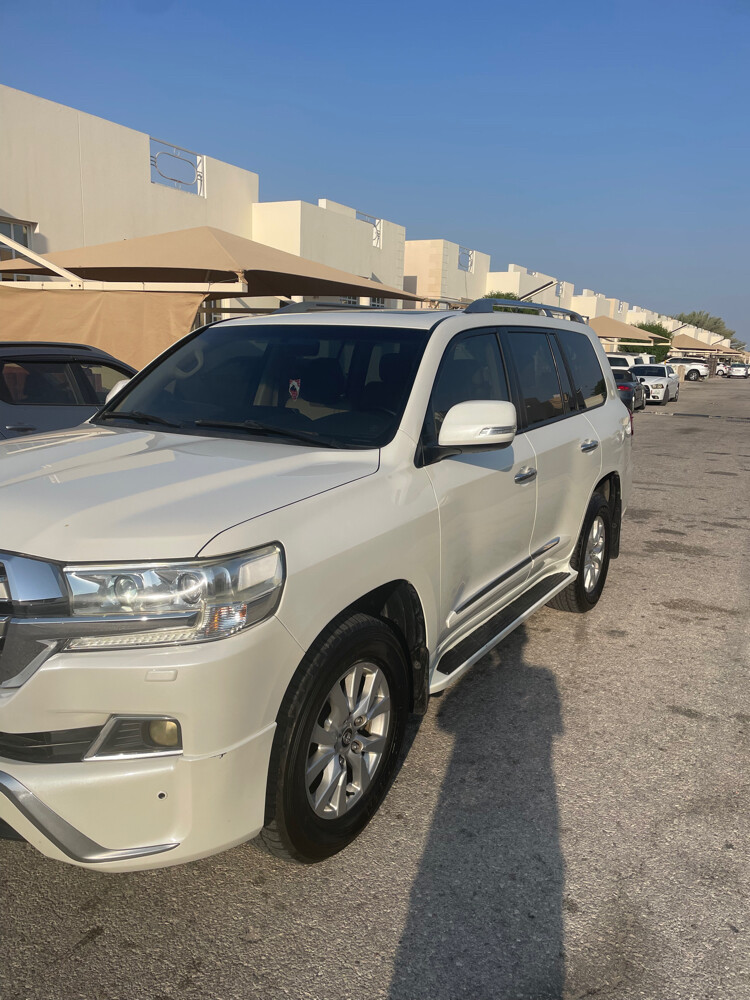 لاندكروزر نظيف جدا - 5