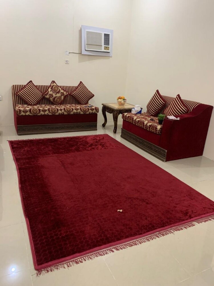 كراسي وسجاد للبيع - 2