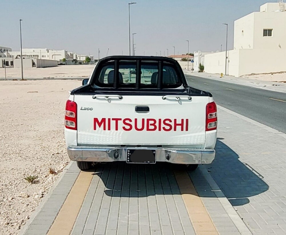 MITSUBISHI L200 - 4