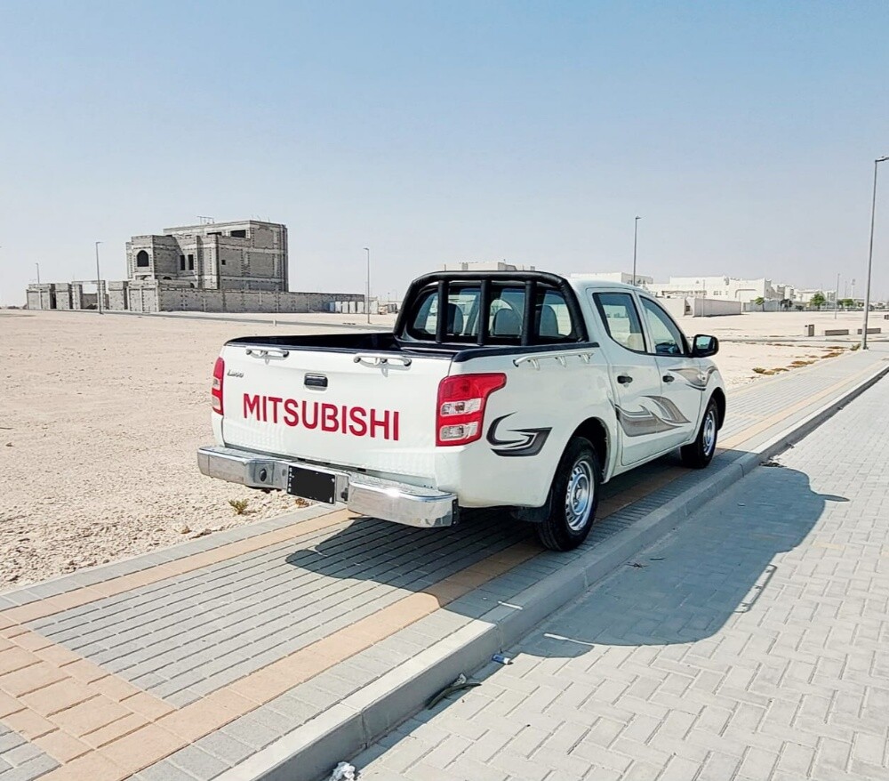 MITSUBISHI L200 - 8