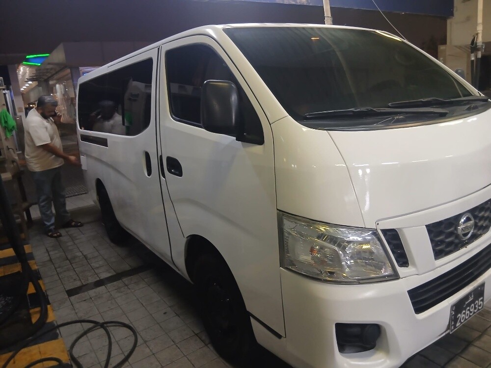 Bus Nissan urvan - 4