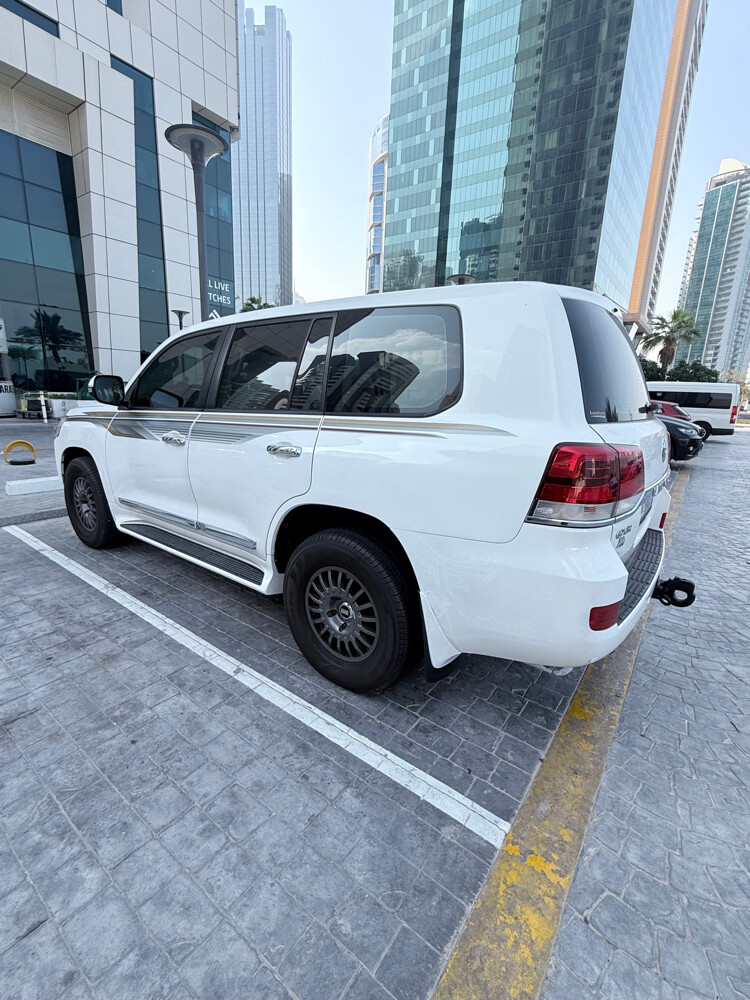 LAND CRUISER GXR V8 - 3