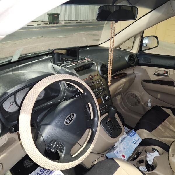 Kia Carens - 2