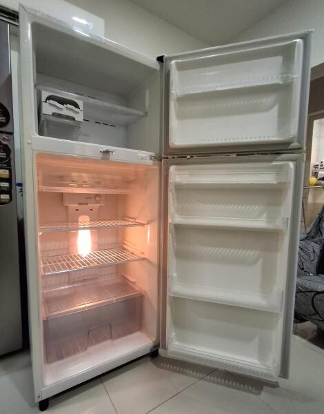 Daewoo 350L Used Refrigerator - 3