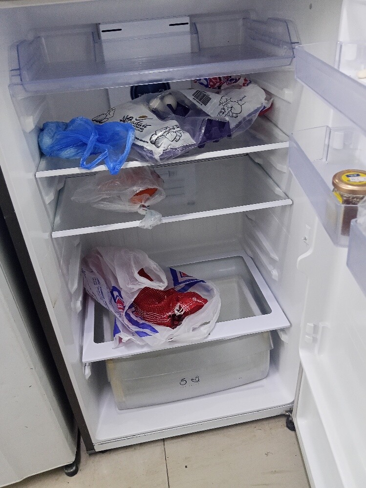 Samsung refrigerator available - 5