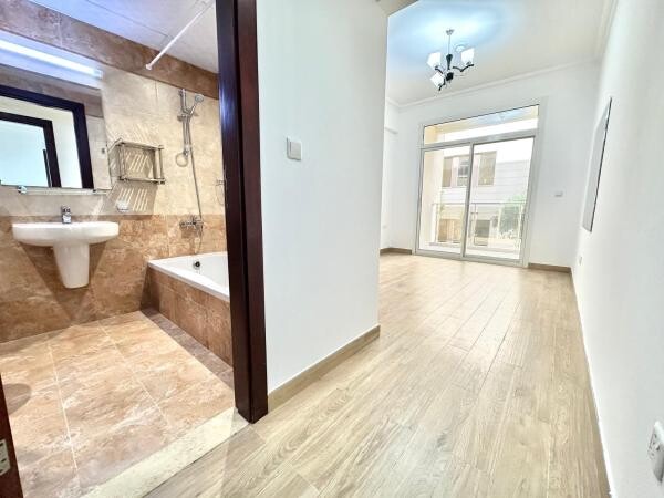 SPACIOUS 2 BHK | SEMI FURNISHED - 9