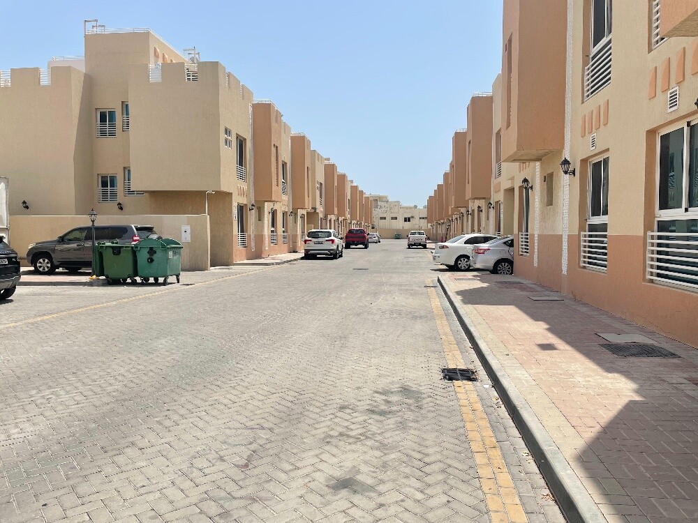 شقق بمجمع ساكنى للايجار بالمطار - 10