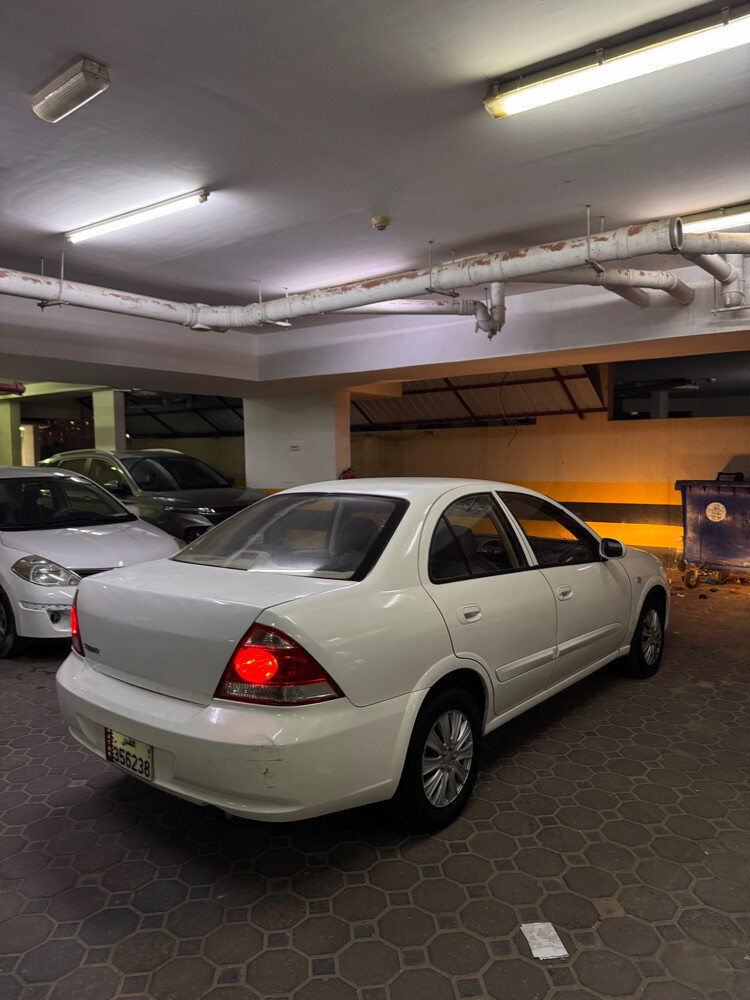 Nissan Sunny 2010 Perfect Condition - 4