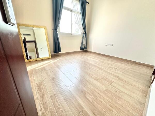 SPACIOUS 2BHK MASTER SEMI FURNISHED - 10