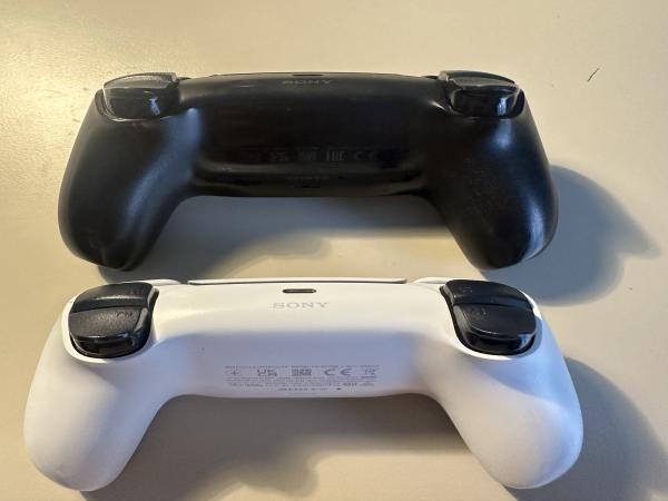 PS5 Controller in great condition - 5