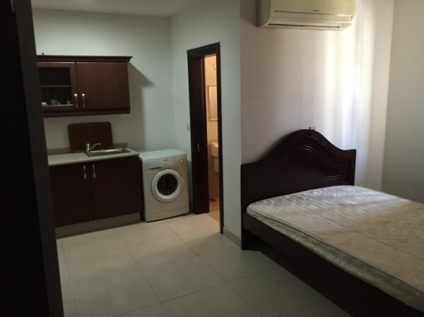 استوديو مفروش للايجار بالسلطة - 10