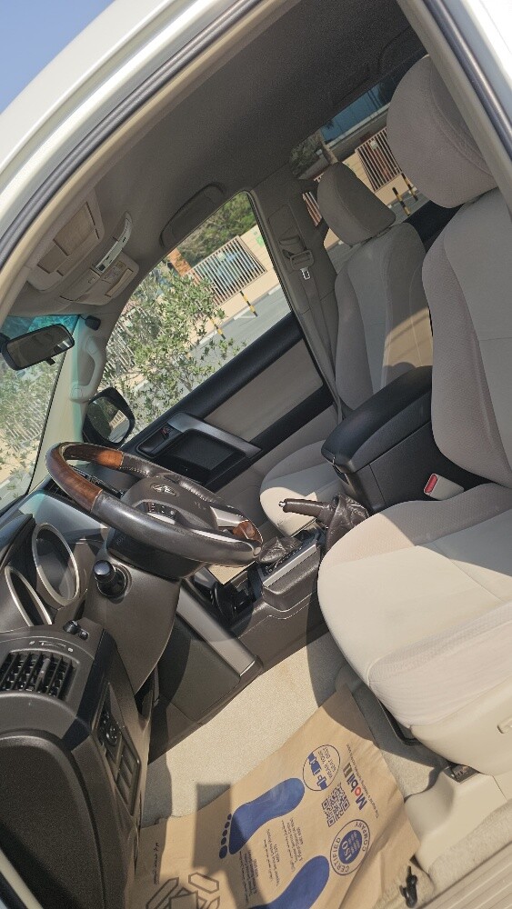 Prado excellent condition - 11