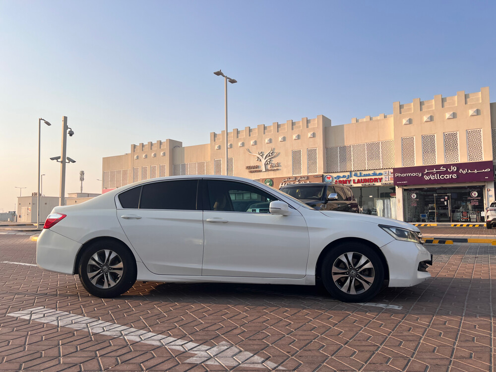 للبيع هوندا أكورد - 6