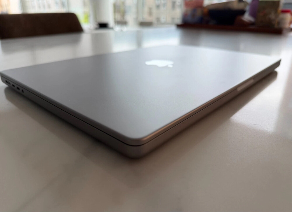 MacBook pro M1Max 2TB 64R  - 2