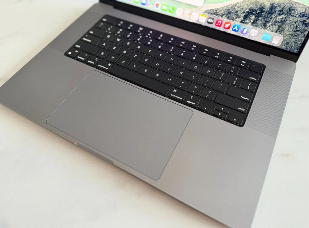MacBook pro M1Max 2TB 64R  - 6