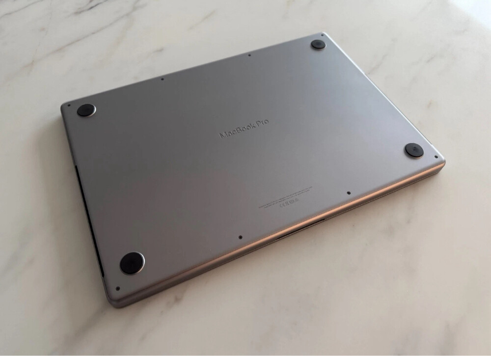 MacBook pro M1Max 2TB 64R  - 3