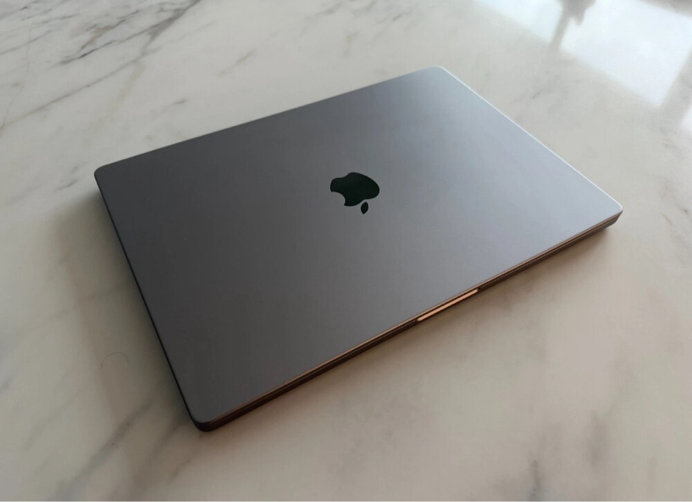 MacBook pro M1Max 2TB 64R  - 5