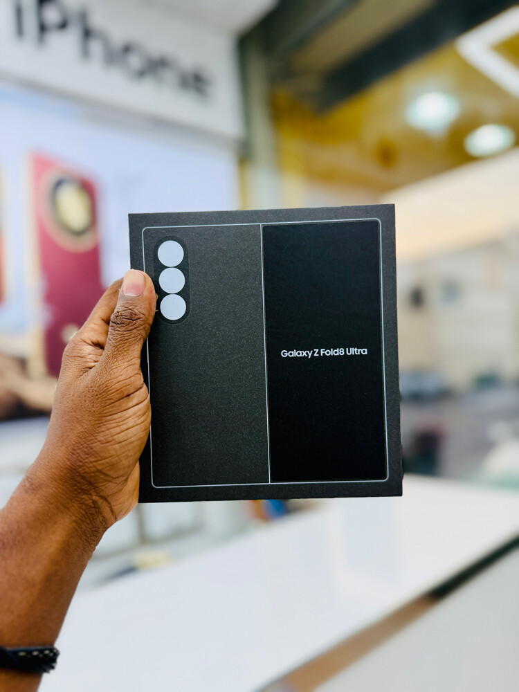 Samsung Galaxy Z Fold 8 Ultra - 7