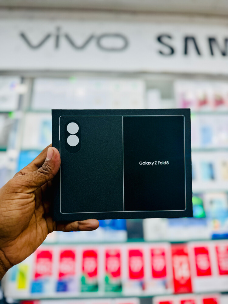 Samsung Galaxy Z Fold 8 - 4