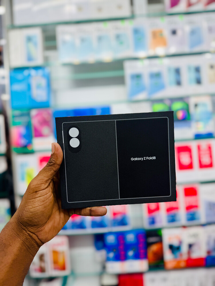 Samsung Galaxy Z Fold 8 - 5